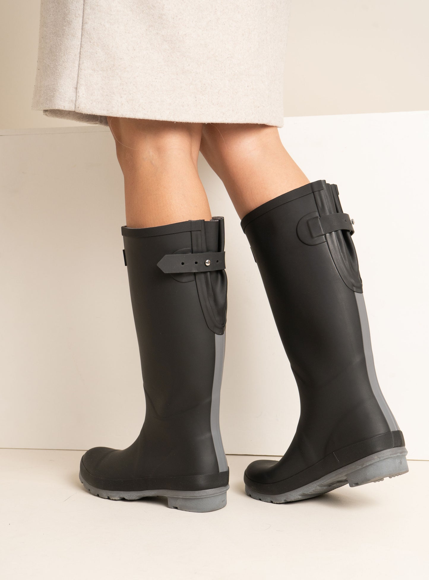 Botas de Caucho Negras Clásicas para Mujer – Sombreros Martis