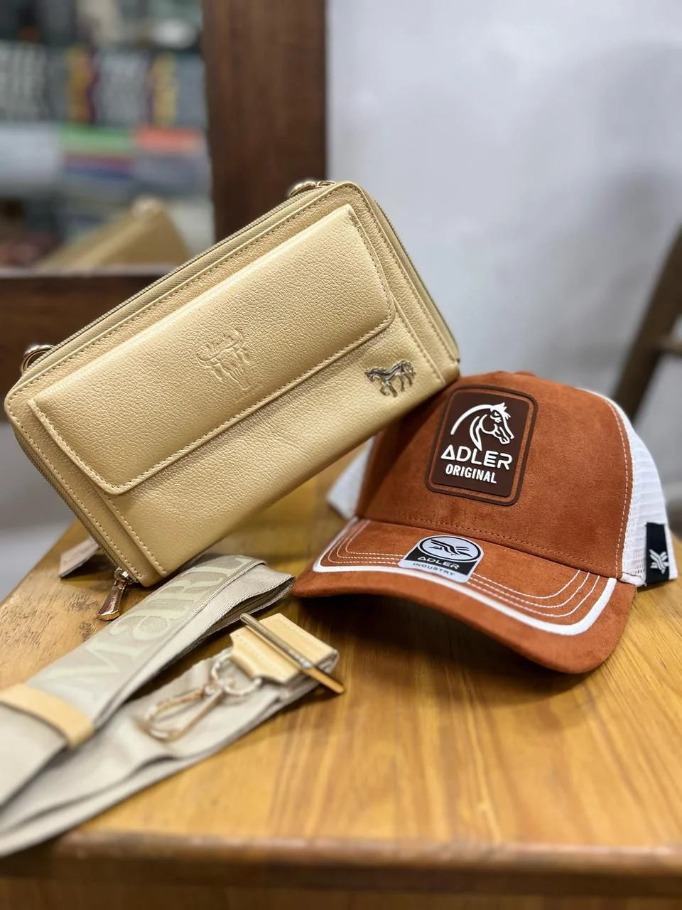 Combo Caballista Mujer Dorado – Autenticidad con Estilo Propio
