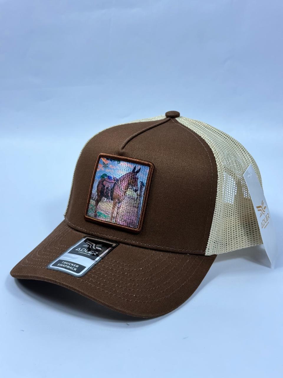 Gorra Premium marrón con malla beige y detalle de mula