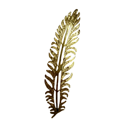 Pluma metálica dorada con baño de oro